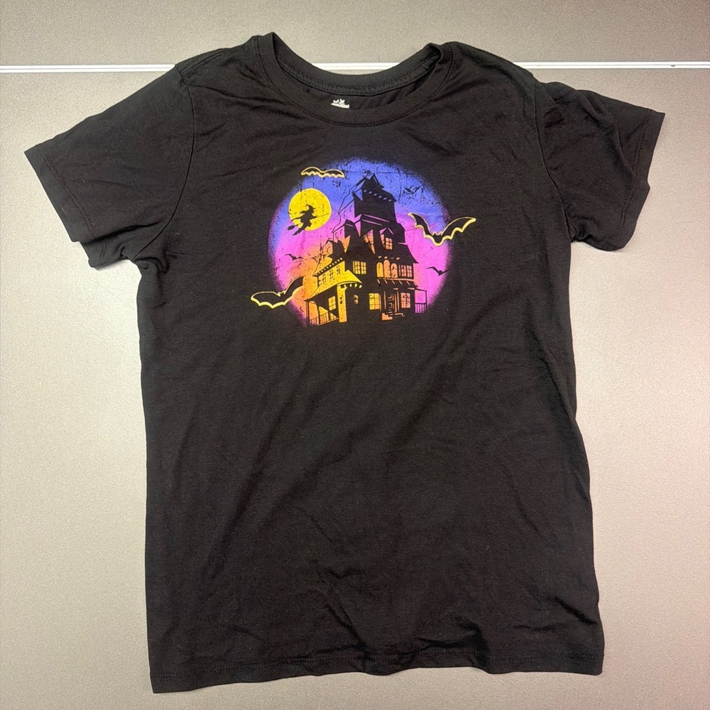 Celebrate Halloween Haunted House Witch Bats Graphic Black Kids M 8/10 grunge